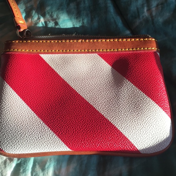 Dooney & Bourke red and creme coin/card holder. - Picture 6 of 7